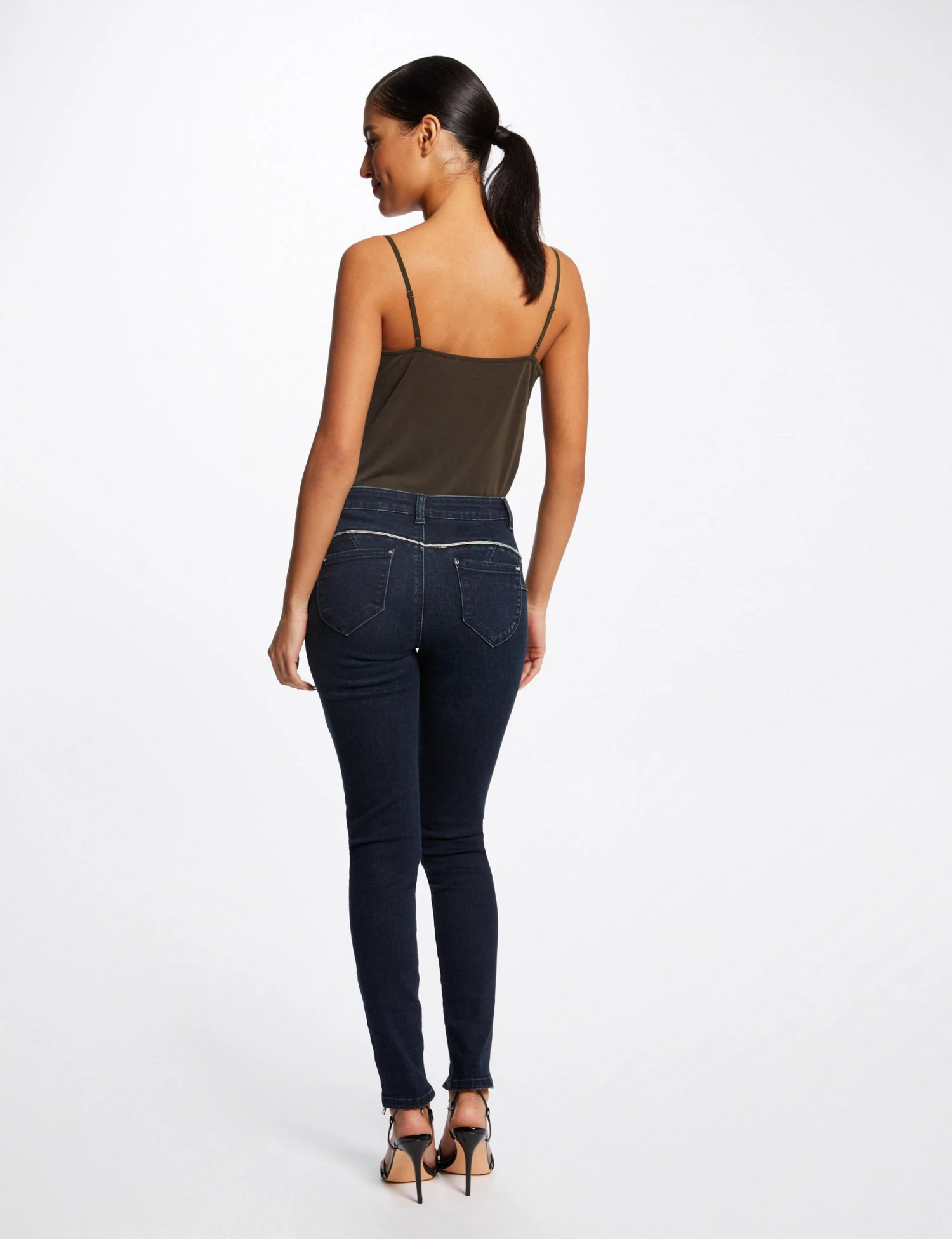 Débardeur Bretelles Fines Avec Dentelle Vert Kaki Femme 2 Débardeur Bretelles Fines Avec Dentelle Vert Kaki Femme – Image 2