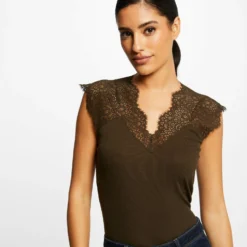 Débardeur Bretelles Larges En Dentelle Vert Kaki Femme