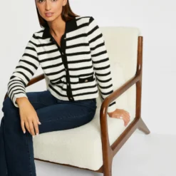 Gilet Droit Boutonné à Rayures Ecru Femme