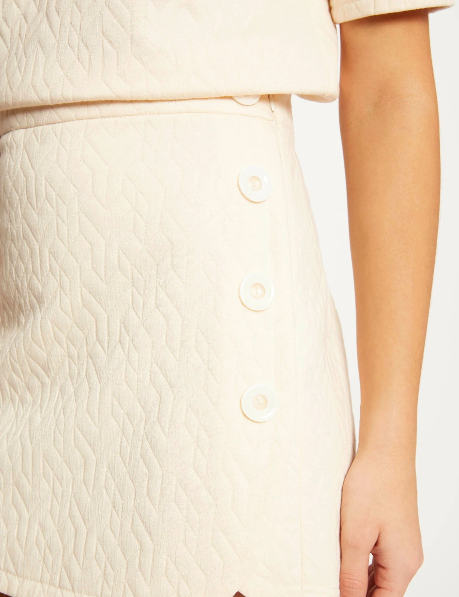 Jupe Portefeuille Aspect Matelassé Ecru Moyen Femme 3 Jupe Portefeuille Aspect Matelassé Ecru Moyen Femme – Image 3