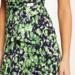 Robe Ajustée Drapée Imprimé Abstrait Vert Femme 11 Robe Ajustée Drapée Imprimé Abstrait Vert Femme -Morgandetoi Boutique robe ajustee drapee imprime abstrait vert femme vue4 32536300945610600