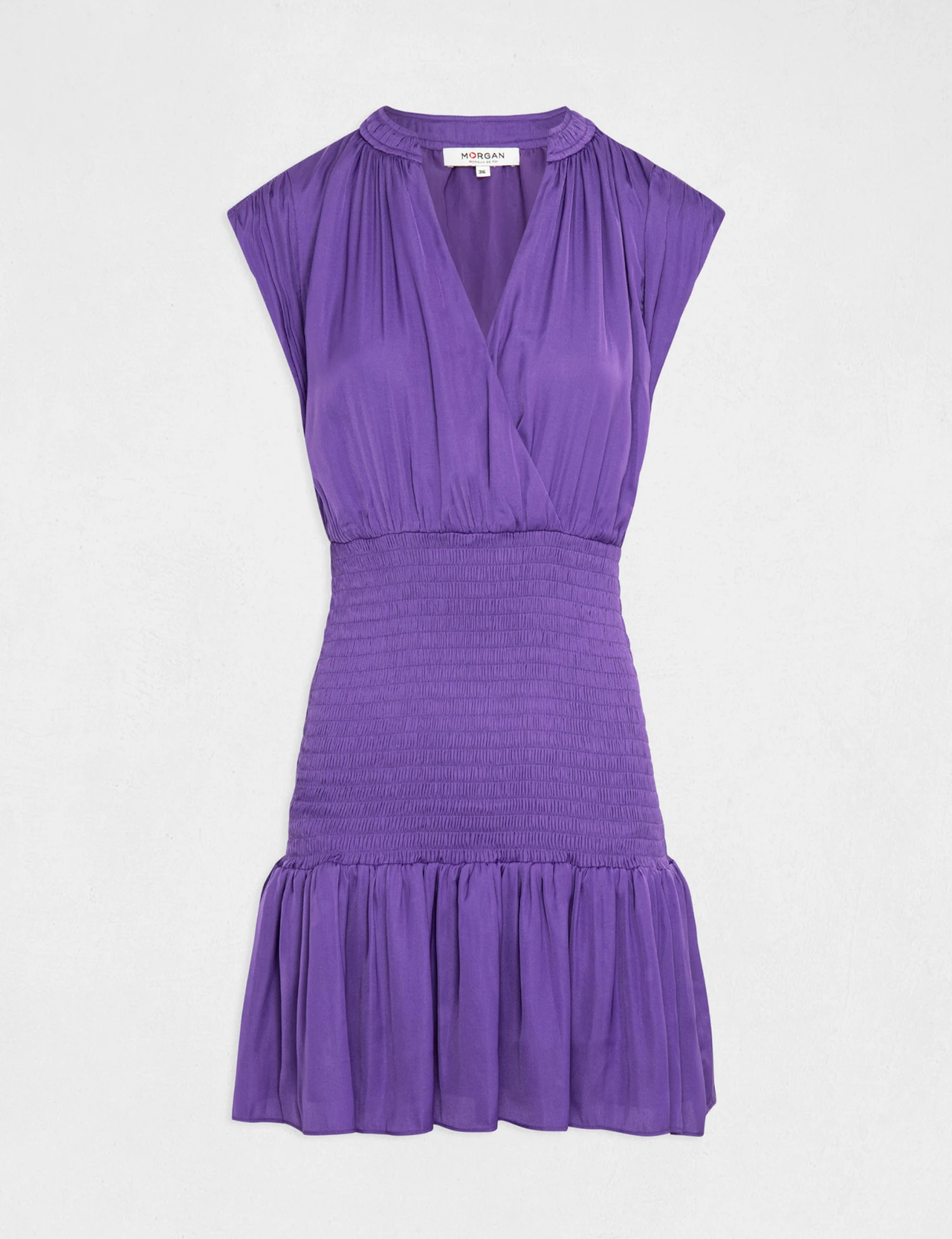 Robe Ajustée Smockée Satin Sans Manches Violet Femme 5 Robe Ajustée Smockée Satin Sans Manches Violet Femme – Image 5