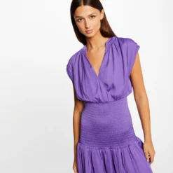 Robe Ajustée Smockée Satin Sans Manches Violet Femme 9 Robe Ajustée Smockée Satin Sans Manches Violet Femme -Morgandetoi Boutique robe ajustee smockee satin sans manches violet femme vue5 32536300950710310