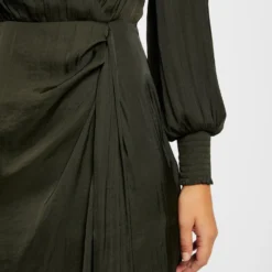 Robe Cintrée Drapée Satin Vert Fonce Femme 9 Robe Cintrée Drapée Satin Vert Fonce Femme -Morgandetoi Boutique robe cintree drapee satin vert fonce femme vue4 32536300949160601