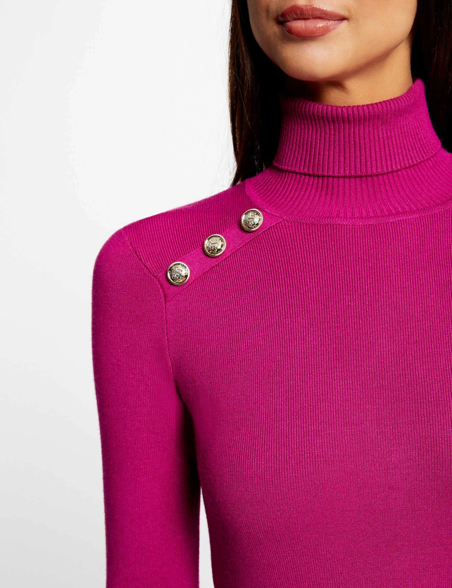 Robe Pull Ajustée Col Roulé Et Boutons Framboise Femme 3 Robe Pull Ajustée Col Roulé Et Boutons Framboise Femme – Image 3