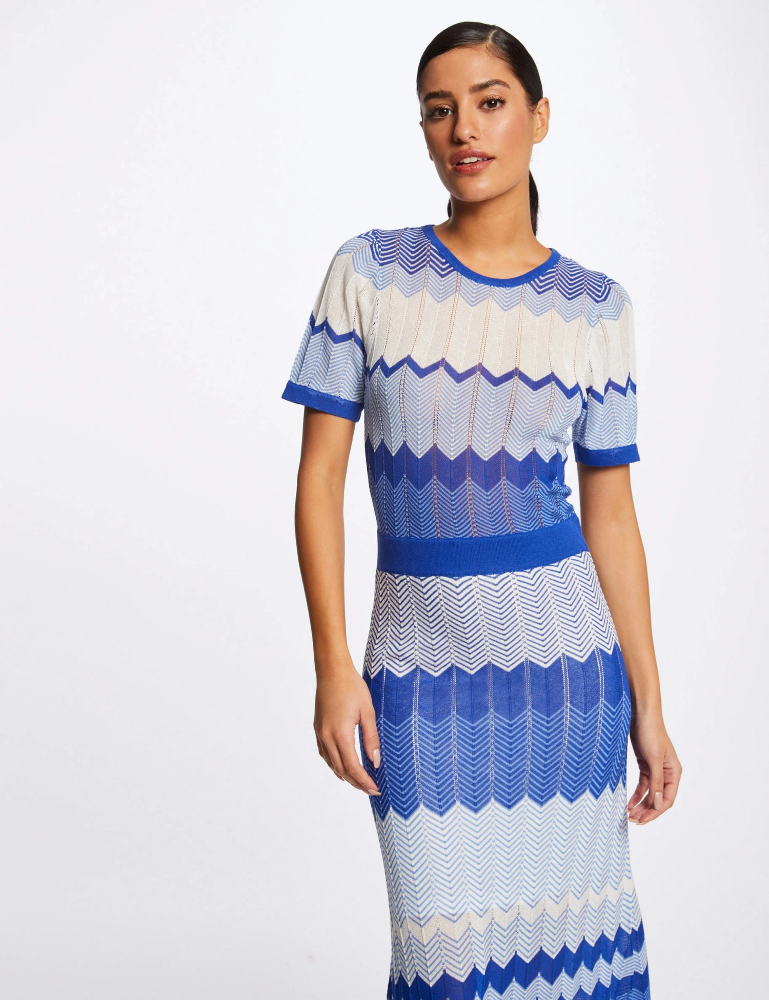 Robe Pull Longue Droite Imprimé Chevron Bleu Moyen Femme 3 Robe Pull Longue Droite Imprimé Chevron Bleu Moyen Femme – Image 3
