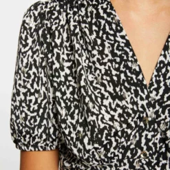 T-shirt à Boutons Imprimé Animalier Multico Femme 9 T-shirt à Boutons Imprimé Animalier Multico Femme -Morgandetoi Boutique t shirt a boutons imprime animalier multico femme vue4 32536300962700900