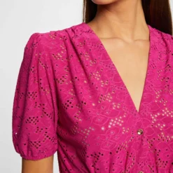 T-shirt Manches Courtes à Broderie Framboise Femme -Morgandetoi Boutique t shirt manches courtes a broderie framboise femme vue4 32536300962690502