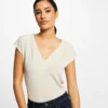T-shirt Manches Courtes à Col En V Ivoire Femme