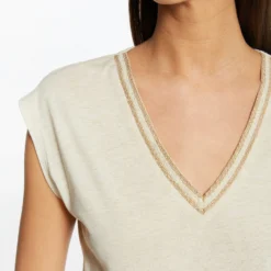 T-shirt Manches Courtes à Col En V Sable Femme 9 T-shirt Manches Courtes à Col En V Sable Femme -Morgandetoi Boutique t shirt manches courtes a col en v sable femme vue4 32536300938590205
