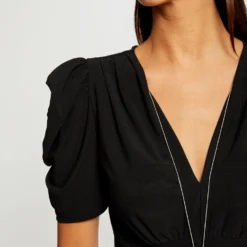 T-shirt Manches Courtes à Détail Bijou Noir Femme 9 T-shirt Manches Courtes à Détail Bijou Noir Femme -Morgandetoi Boutique t shirt manches courtes a detail bijou noir femme vue4 32536300959200100