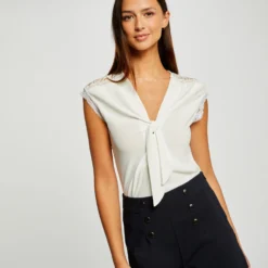 T-shirt Manches Courtes Avec Noeud Ecru Femme