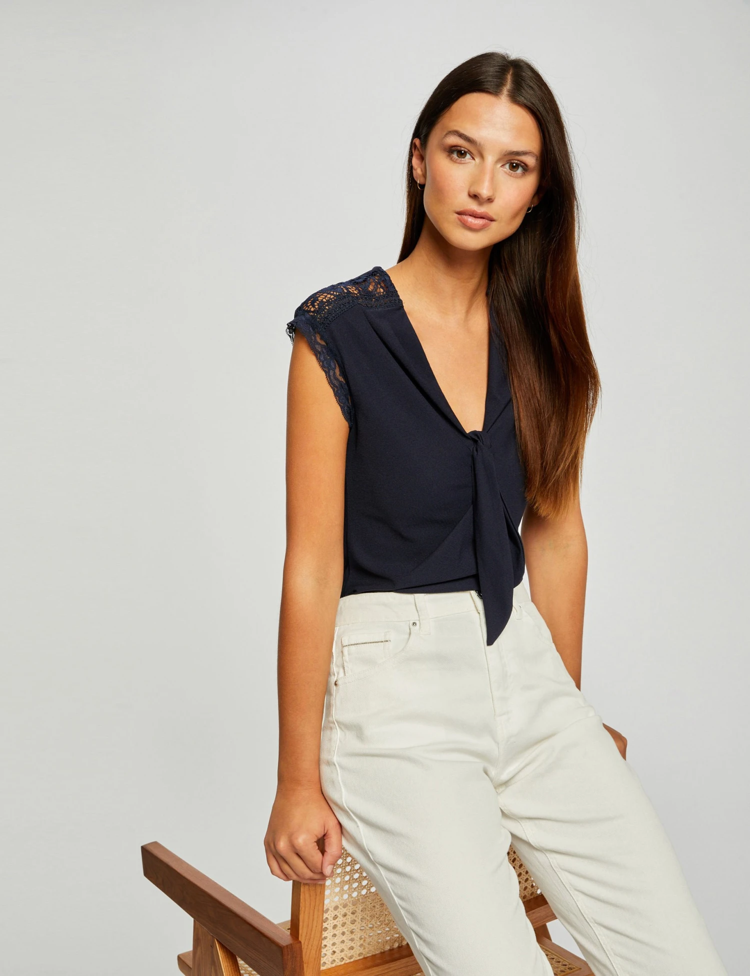 T-shirt Manches Courtes Avec Noeud Marine Femme 1 T-shirt Manches Courtes Avec Noeud Marine Femme